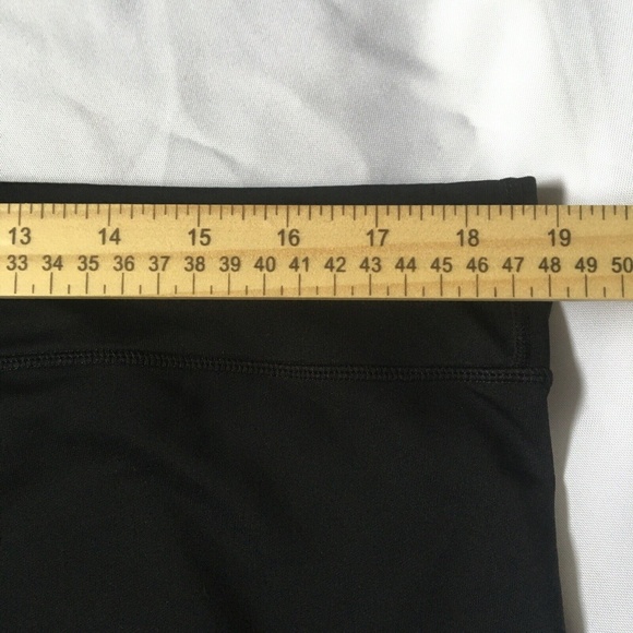 Fabletics Womens Capri Pants Extra Large Black Stretch Legging Athleisure Crop - Picture 3 of 11